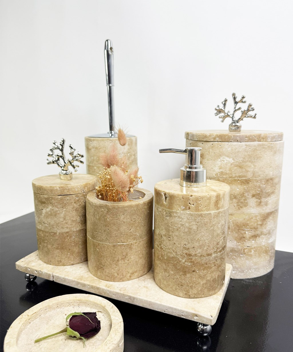 traverten-banyo-seti-7li-gumus-mercan-a94c-9.jpg Traverten Banyo Seti 7li Gümüş Mercan Objeli Standlı - Görsel 1